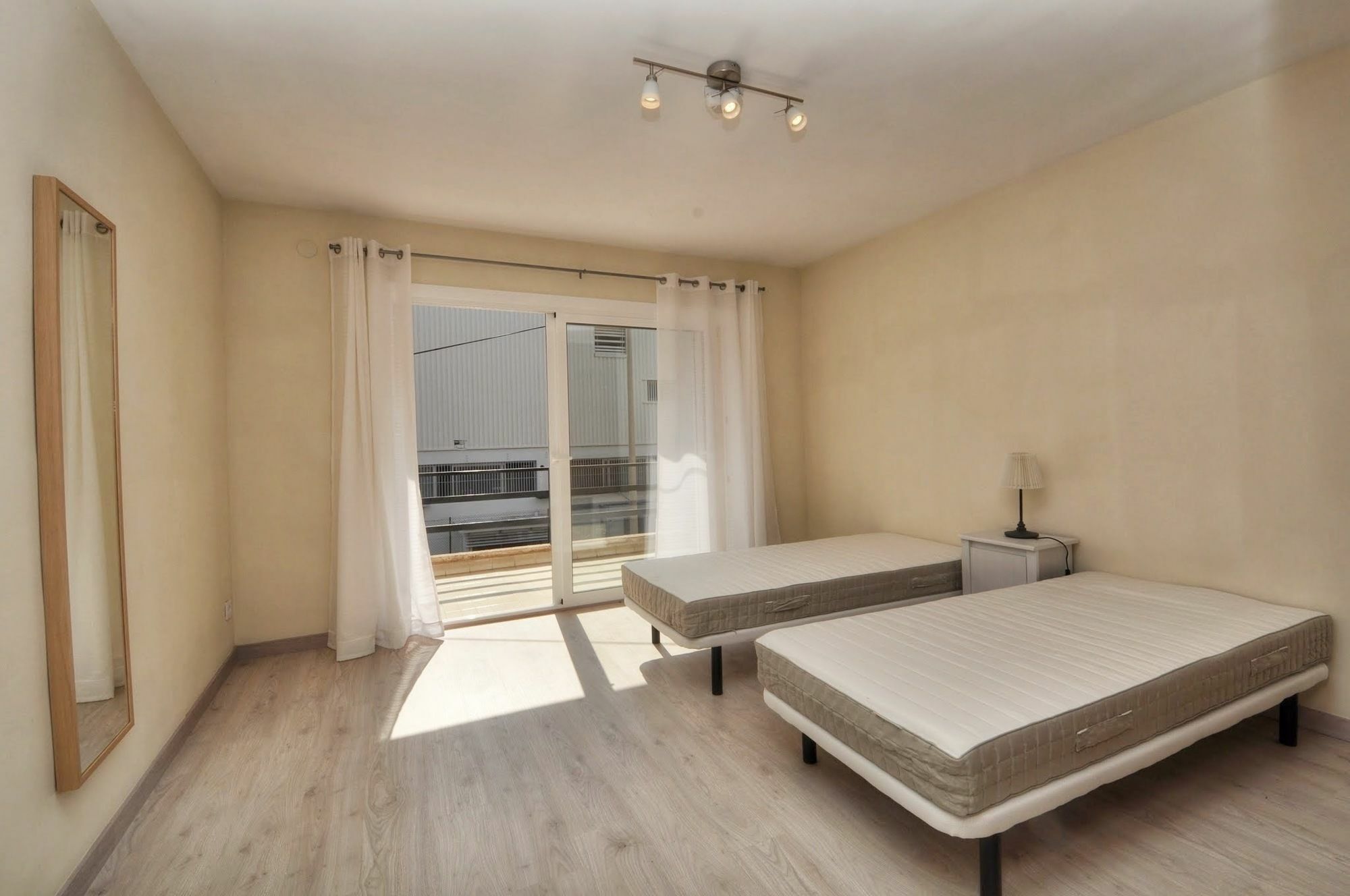 Big Apartment Caprabo โยเรตเดมาร์ ภายนอก รูปภาพ