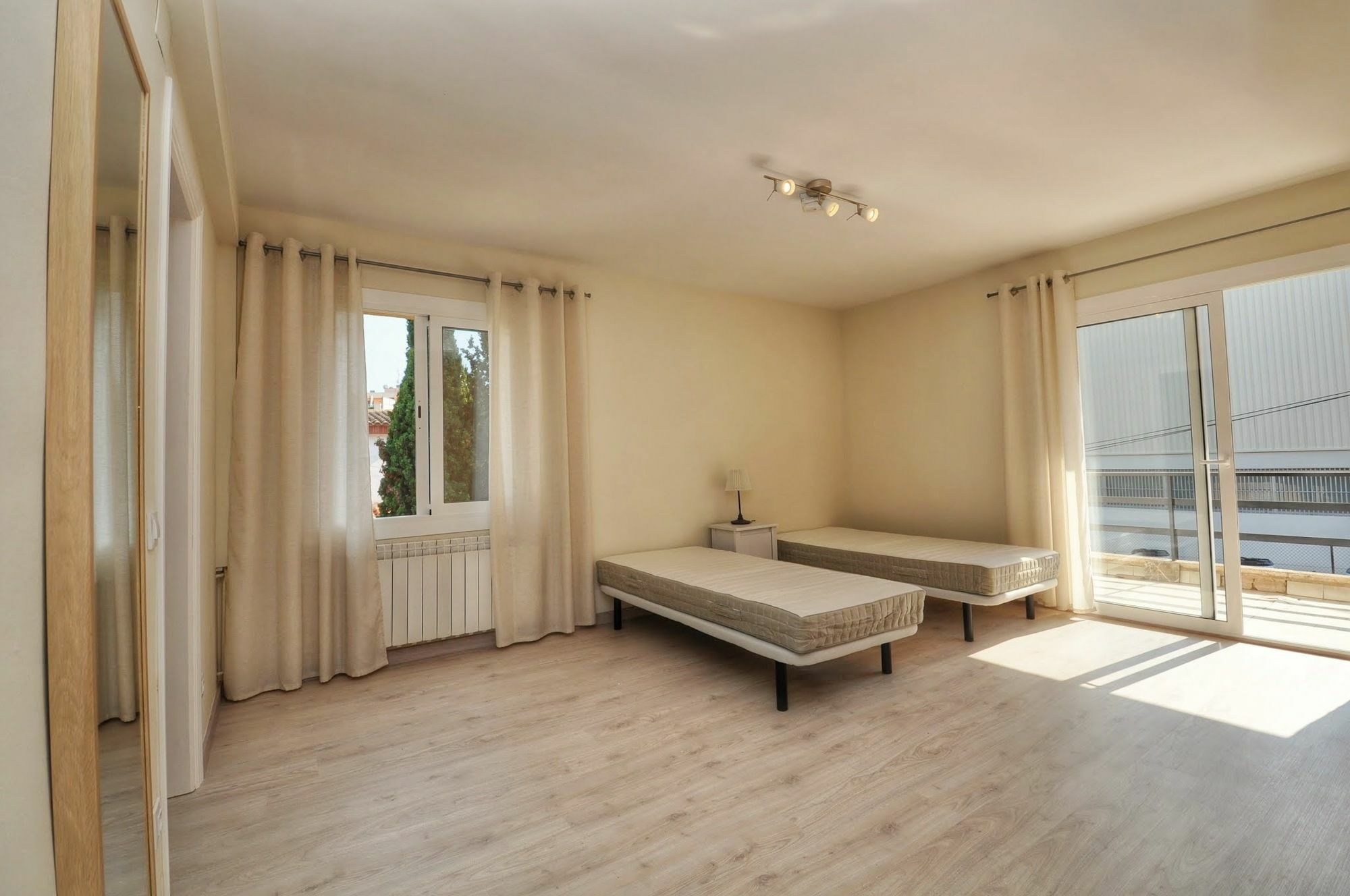 Big Apartment Caprabo โยเรตเดมาร์ ภายนอก รูปภาพ