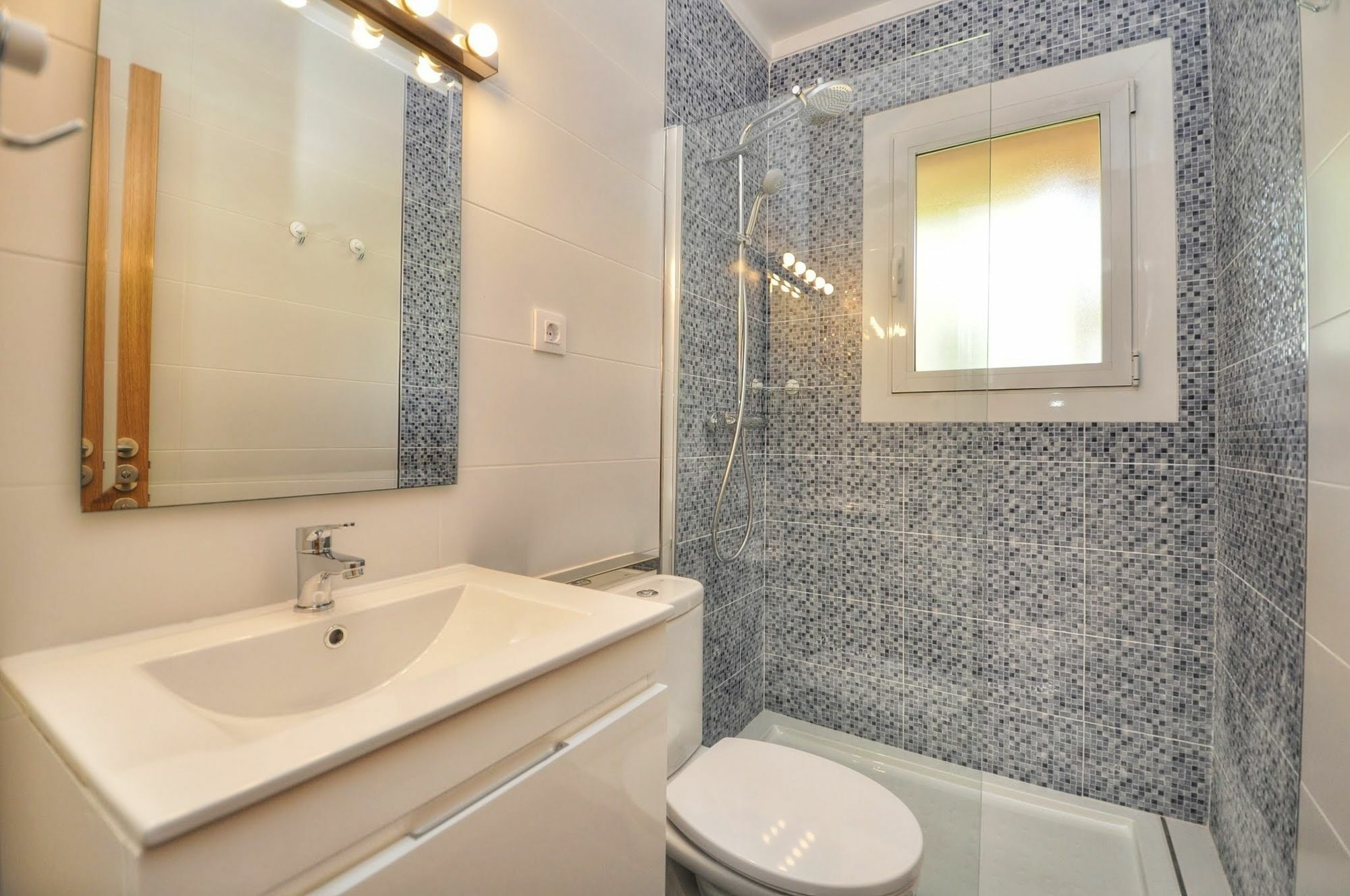 Big Apartment Caprabo โยเรตเดมาร์ ภายนอก รูปภาพ